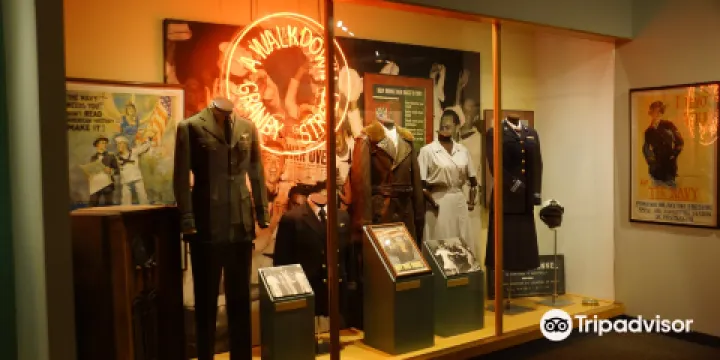 Hampton Roads Naval Museum