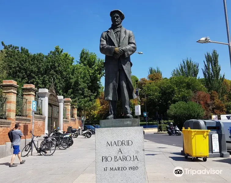 Estatua Pio Baroja