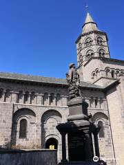 Monument aux morts d'Orcival