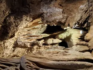 Crystal Grottoes Caverns