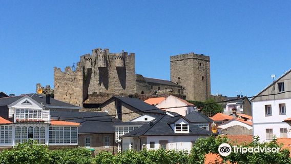 Castillo De Castro Caldelas