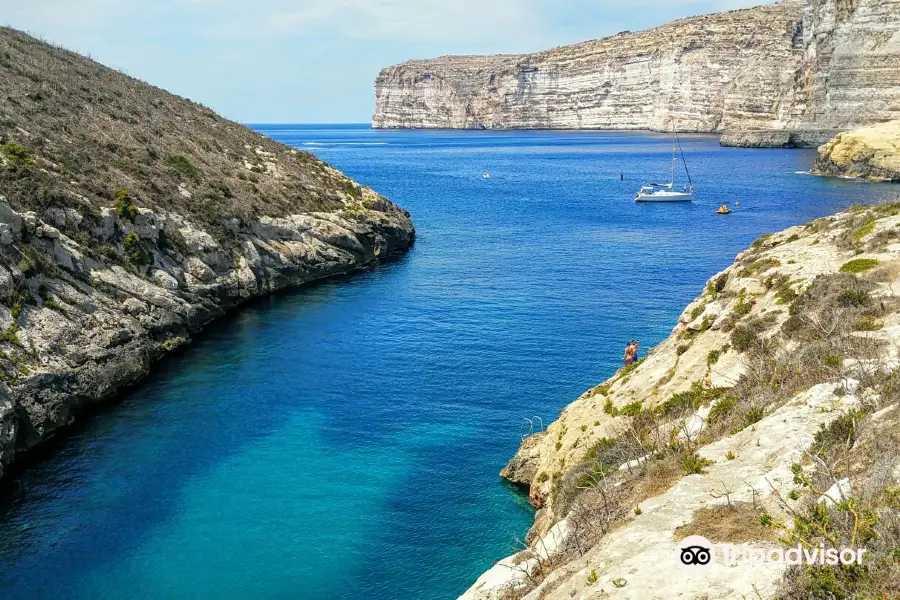 Xlendi Beach, Cliff and Caves