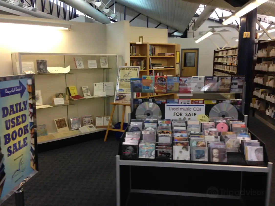 Hotels near Thousand Oaks Grant R. Brimhall Library