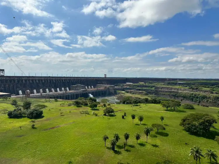 Hotels near Represa Hidroeléctrica Itaipú Binacional