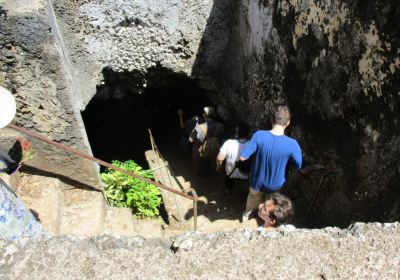 Mangapwani Coral Cave