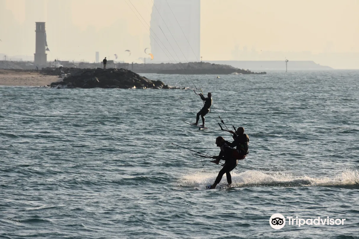 4_Kitesurf School Dubai