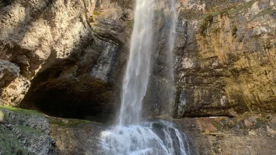 Cascata di Tret