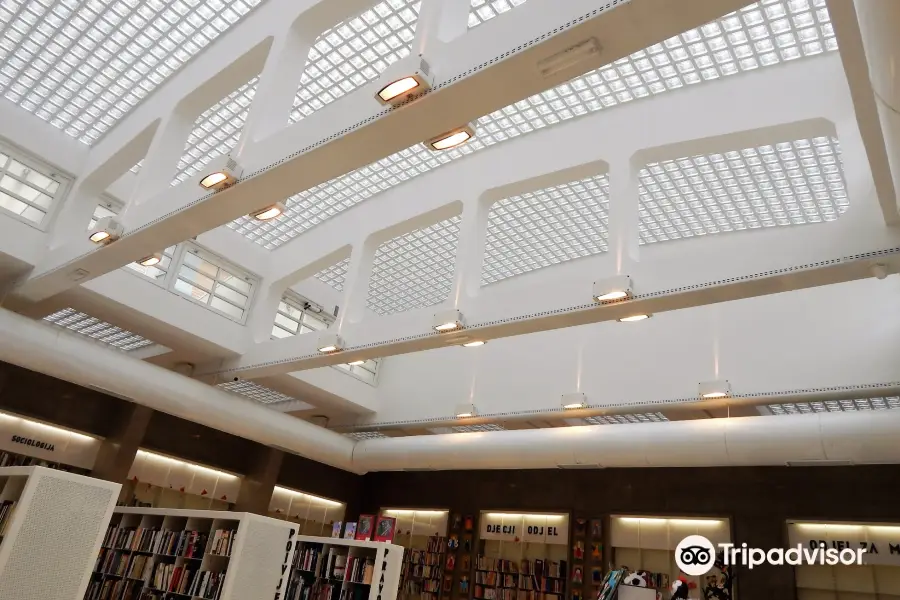 Gradska knjižnica / City library Labin