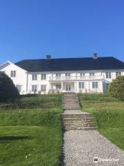 Roed Manor