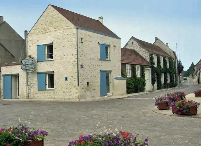 Hotels in Moisson