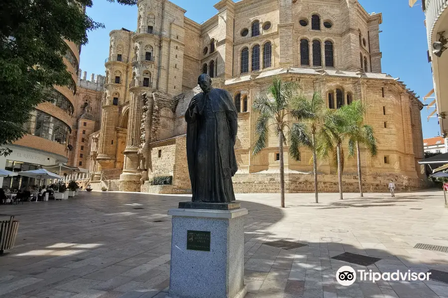 Estatua Cardenal Angel Herrera Oria