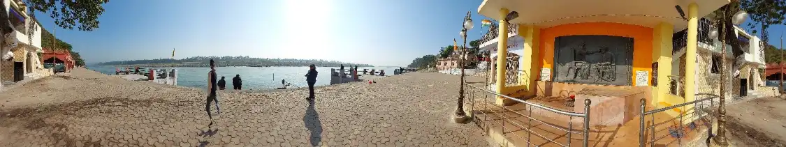 Hotels near Akhnoor Fort