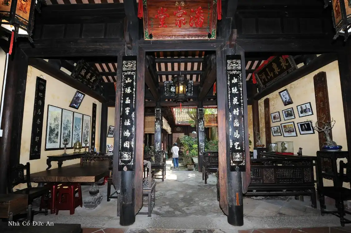 Hotels near Duc An House