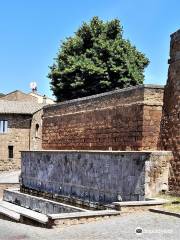 Fontana delle sette cannelle