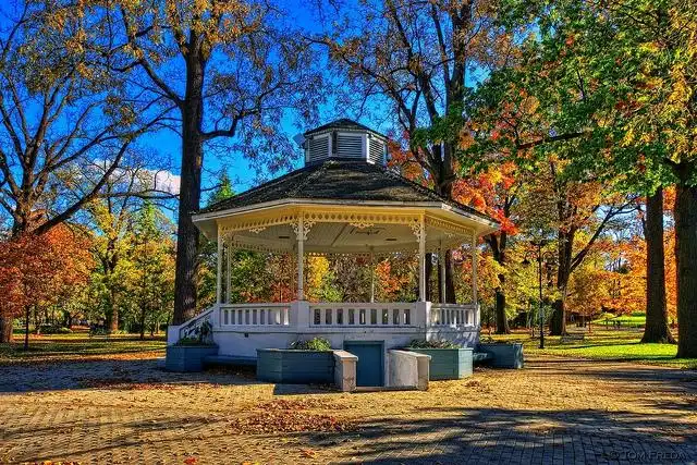 Hotels near Chinguacousy Park