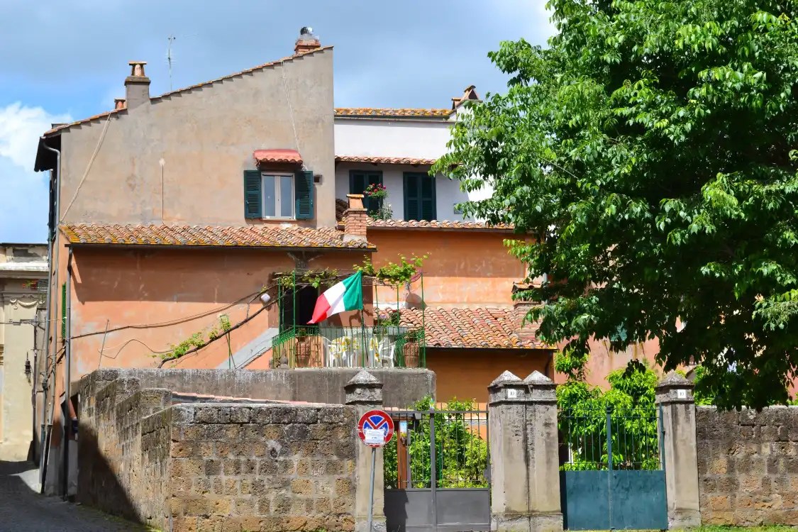 Hotel dekat Casa Museo Pietro Moschini