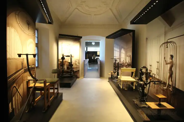 Hôtels à proximité de : Palais Mamming Museum