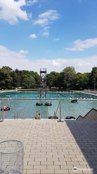 Schwanseebad Schwimmhalle