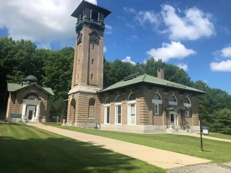 Hotel dekat Poland Spring Preservation Society