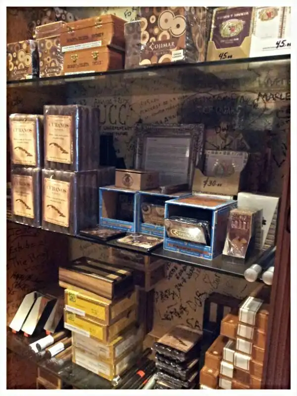 Hotels near Top Cigars