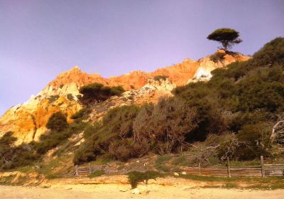 Praia do Barranco das Belharucas