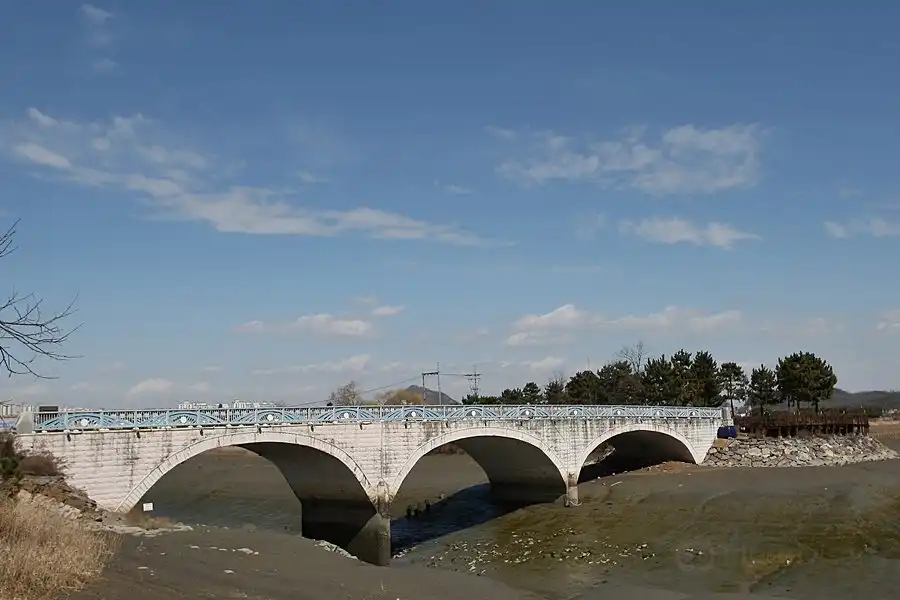 蘇萊濕地生態公園附近的飯店