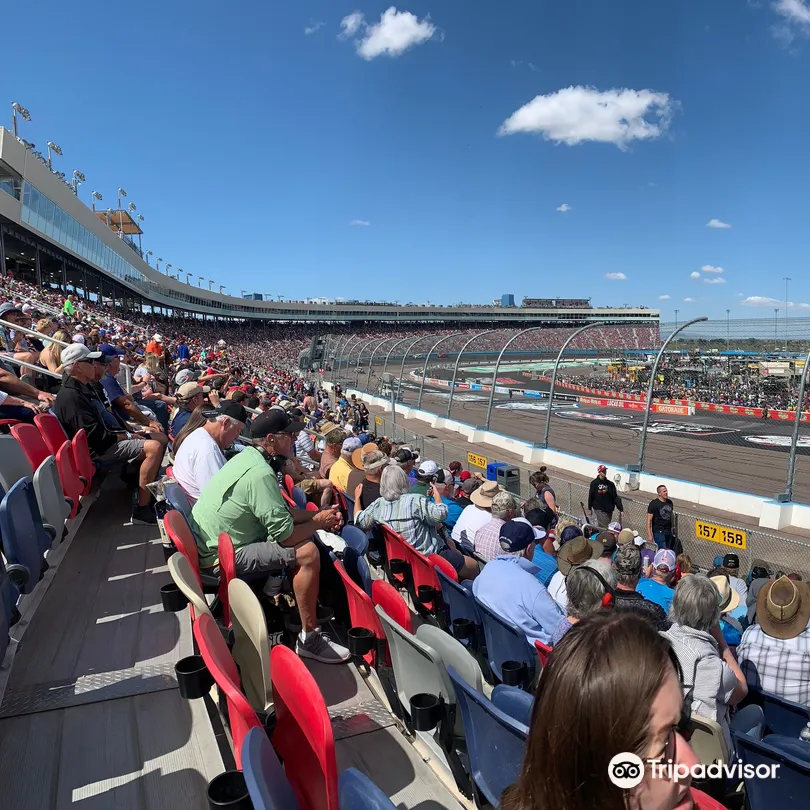 1_Phoenix Raceway