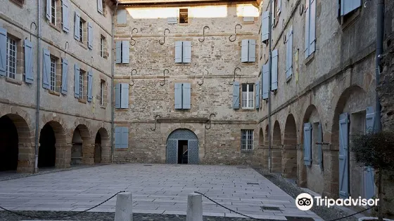 L'Arsenal Et Les Chemins De Saint-Jacques