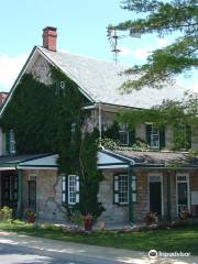 The Amish Farm and House