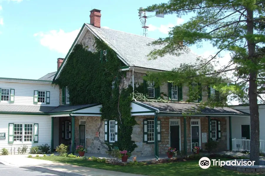 The Amish Farm and House