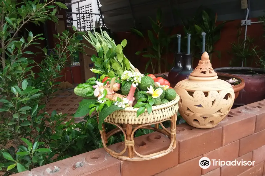 บ้านไทยลานนา นวดเพื่อสุขภาพ (Baan Thai Lanna Massage)