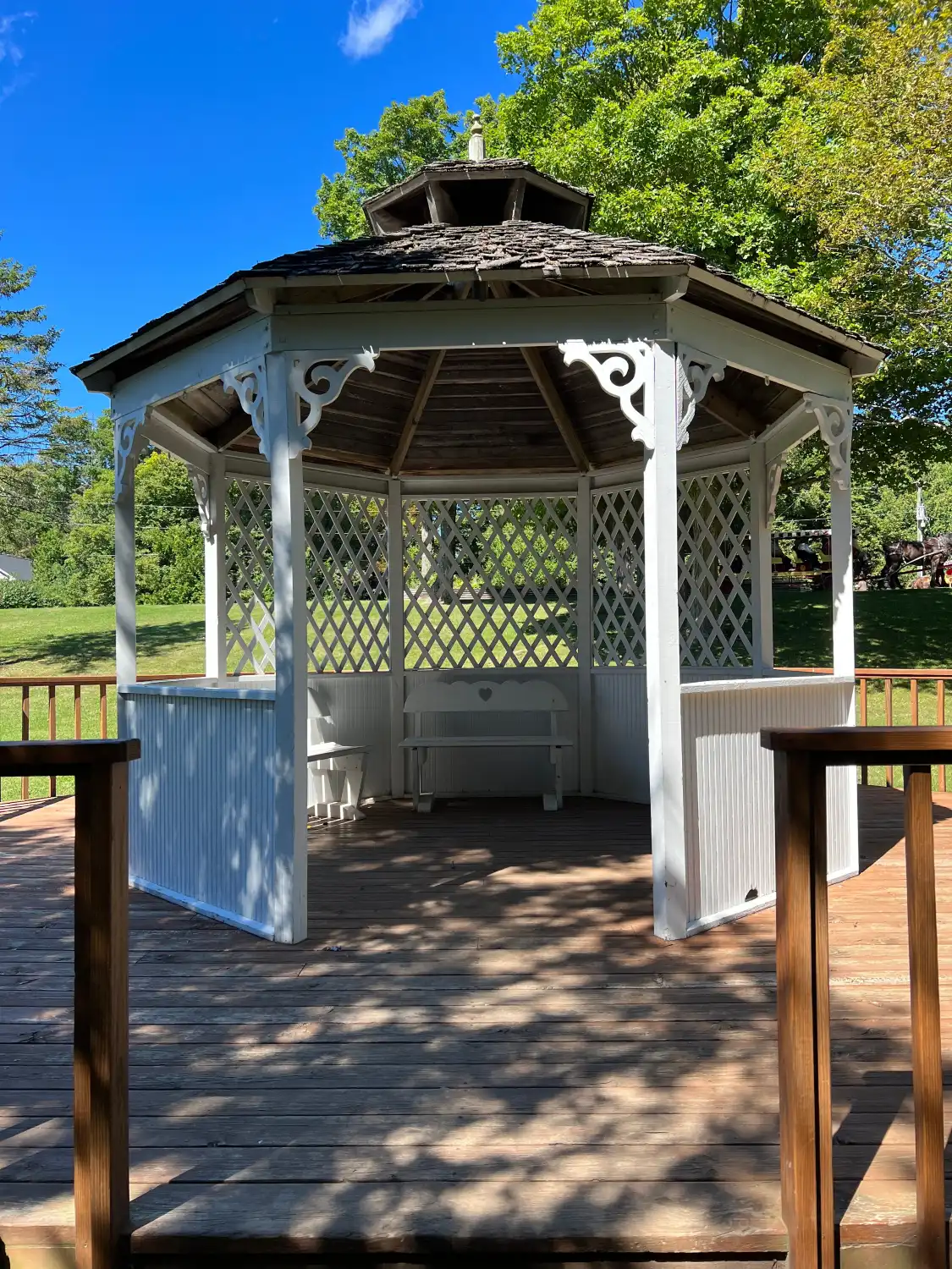 Hotels near Anne Bench