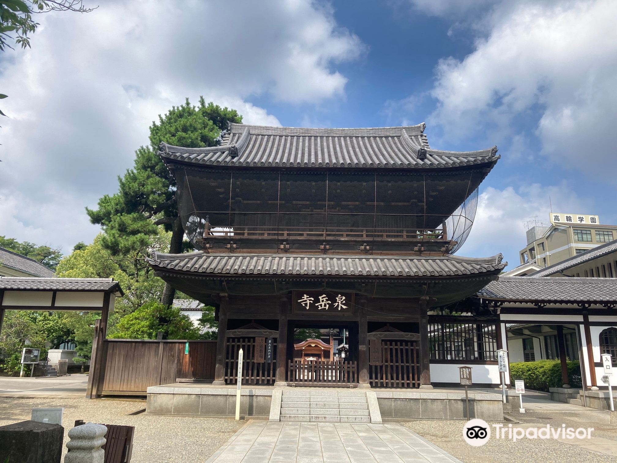 Tsukiji Honganji Tsukuda Building: Temple and Seniors' Residence Under One  Roof