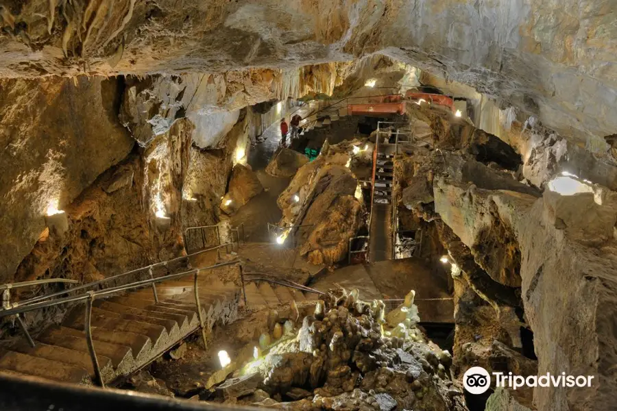 Crystal Cave