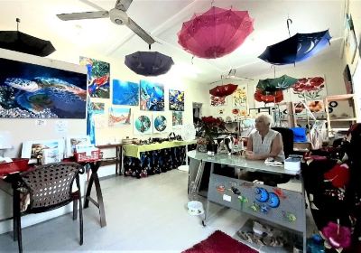 Red Flower Gallery & Boutique