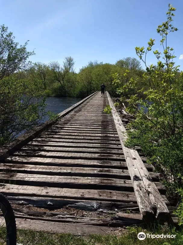 2_River Bend Trail
