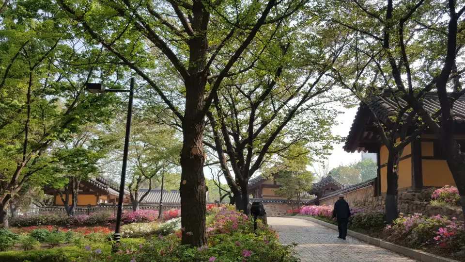 5_Hwadojin Park