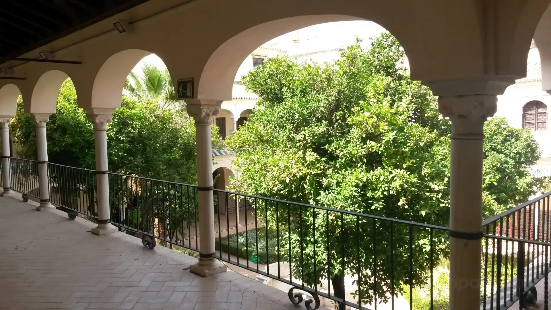 Hotels near Centro Cultural Santa Clara