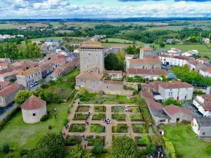 Donjon de Bazoges en Pareds