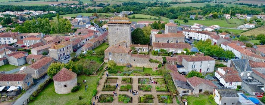 Donjon de Bazoges en Pareds