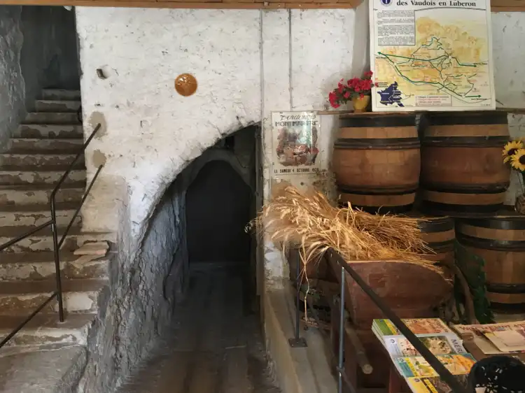 Các khách sạn ở Cabrieres-d'Aigues