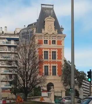 Отели рядом с достопримечательностью «Pavillon De Partage Des Eaux des Chutes Lavie»