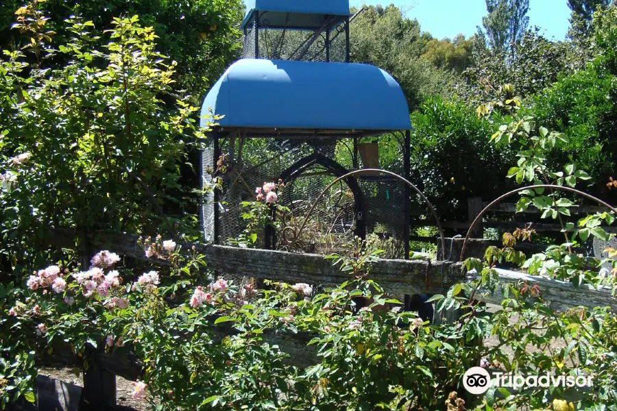 Kahikatea Gardens - A New Zealand Country Garden