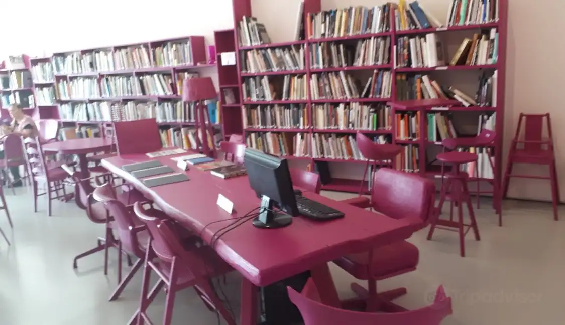 Hotels near Centro de Arte Caja de Burgos