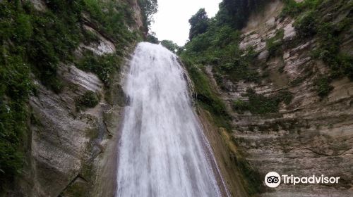 Dao Waterfalls