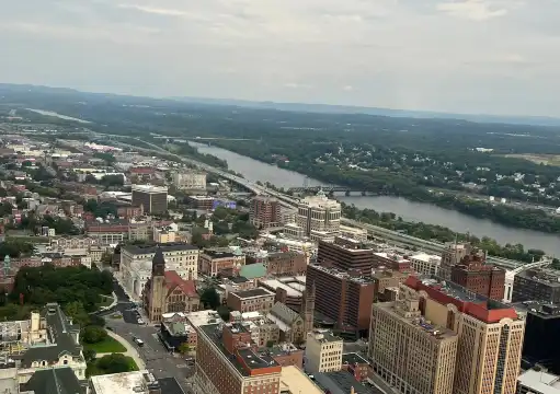 โรงแรมใกล้Corning Tower