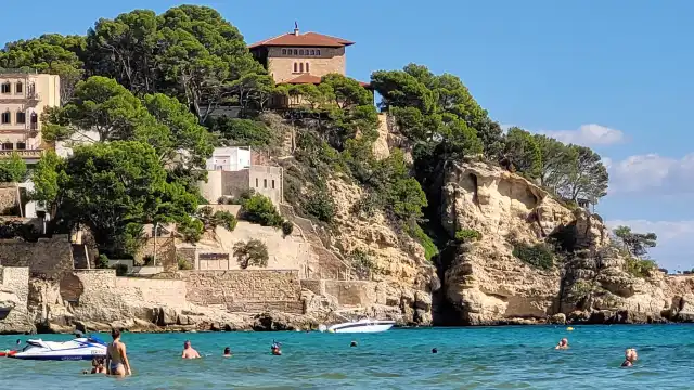 Hotels near Cala Major