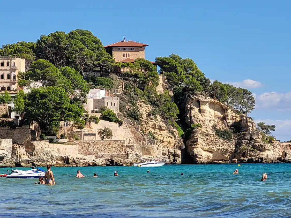 Hotels near Cala Major