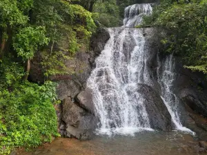 Bamanbudo Waterfall