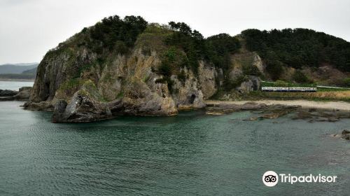 Gangara-ana (Coastal cave)